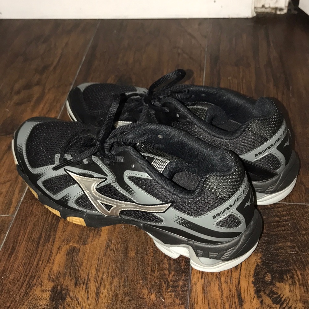 MIZUNO WAVE BOLTS VOLLEYBALL SNEAKERS
